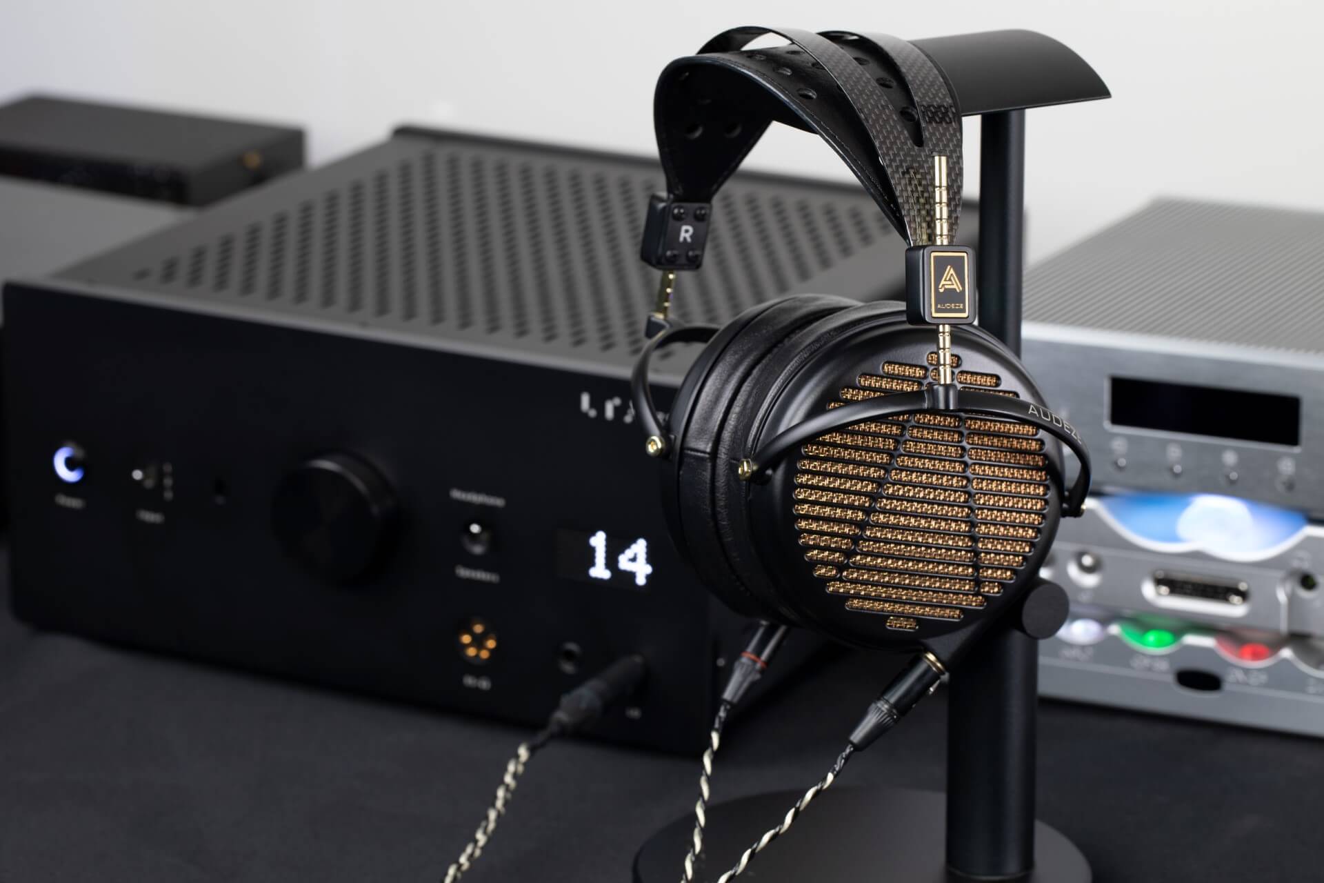 Audeze LCD-4z HifiHeadphones Black Friday Sale 2024